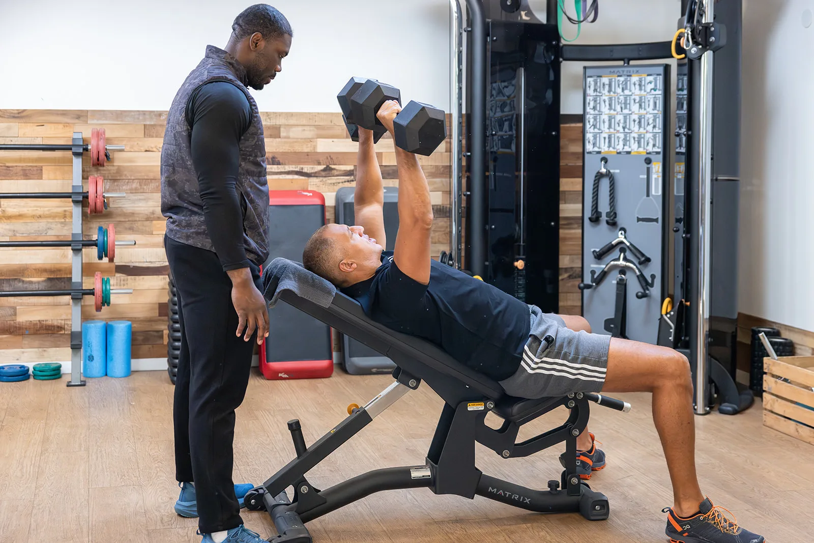 Een-op-een-training op de bank met een coach
